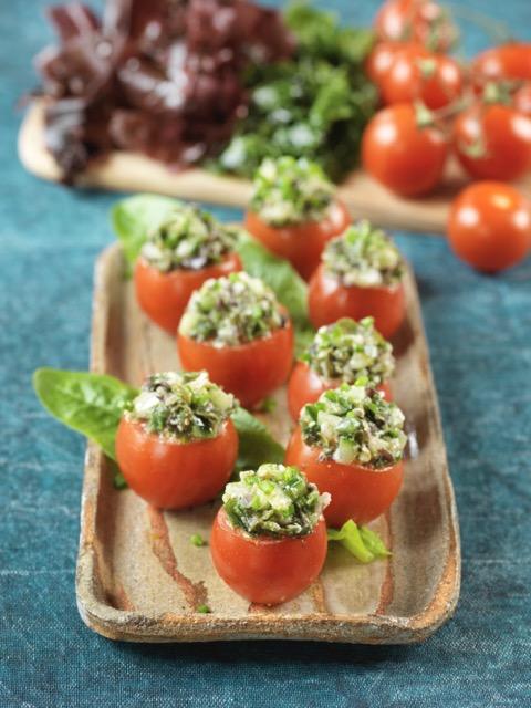 Petites tomates farcies au tartare d’algues